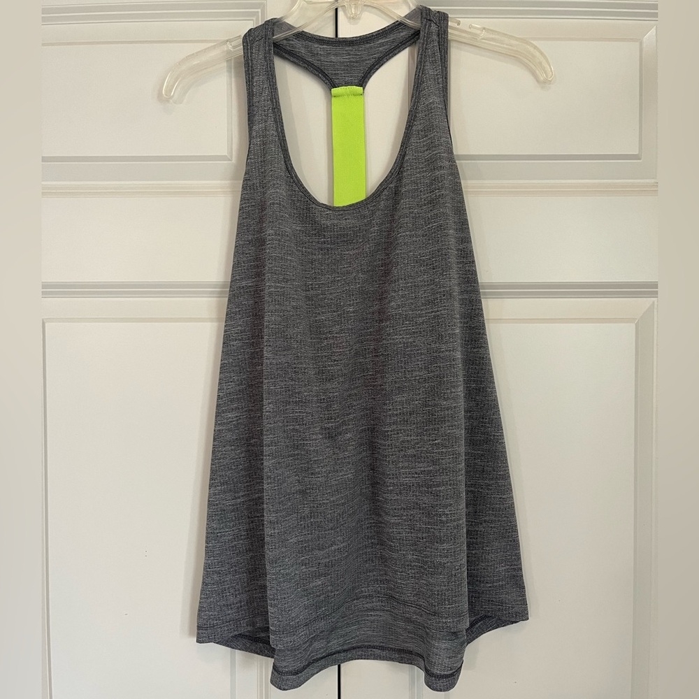 Old Navy Active Loose Ample Tank Top Medium